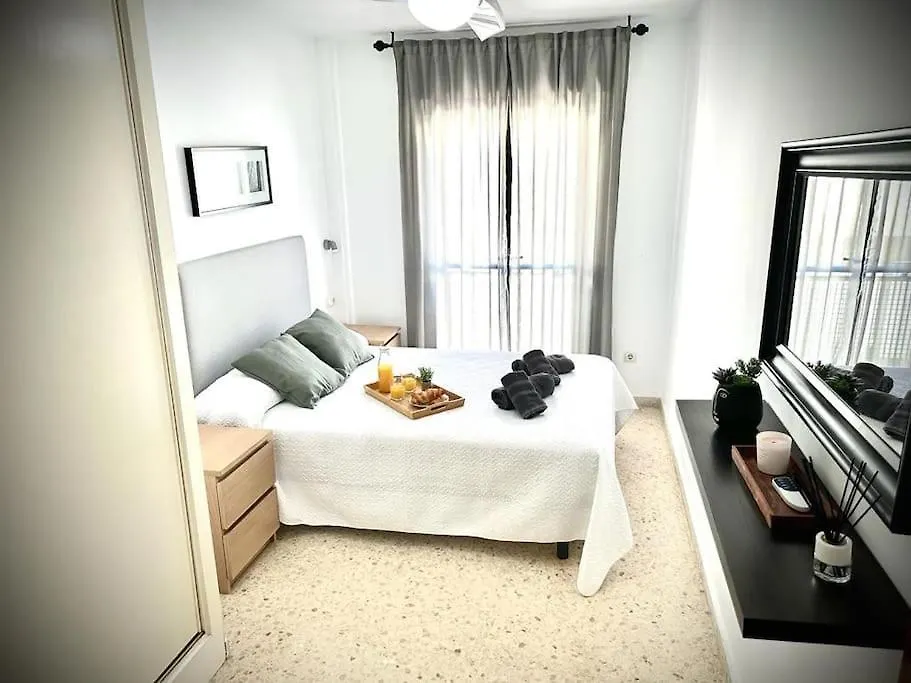 Apartamento El Rincon De Apolo. Atico Con Aparcamiento Gratis. Málaga