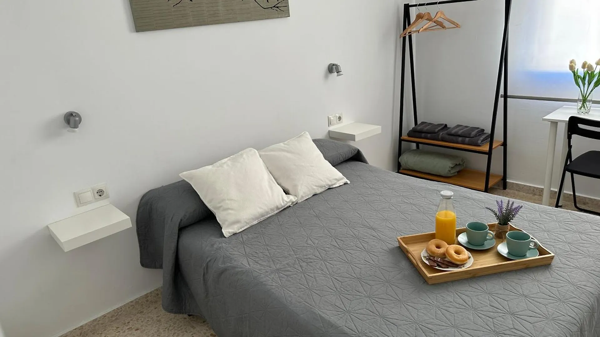 Apartamento El Rincon De Apolo. Atico Con Aparcamiento Gratis. Málaga
