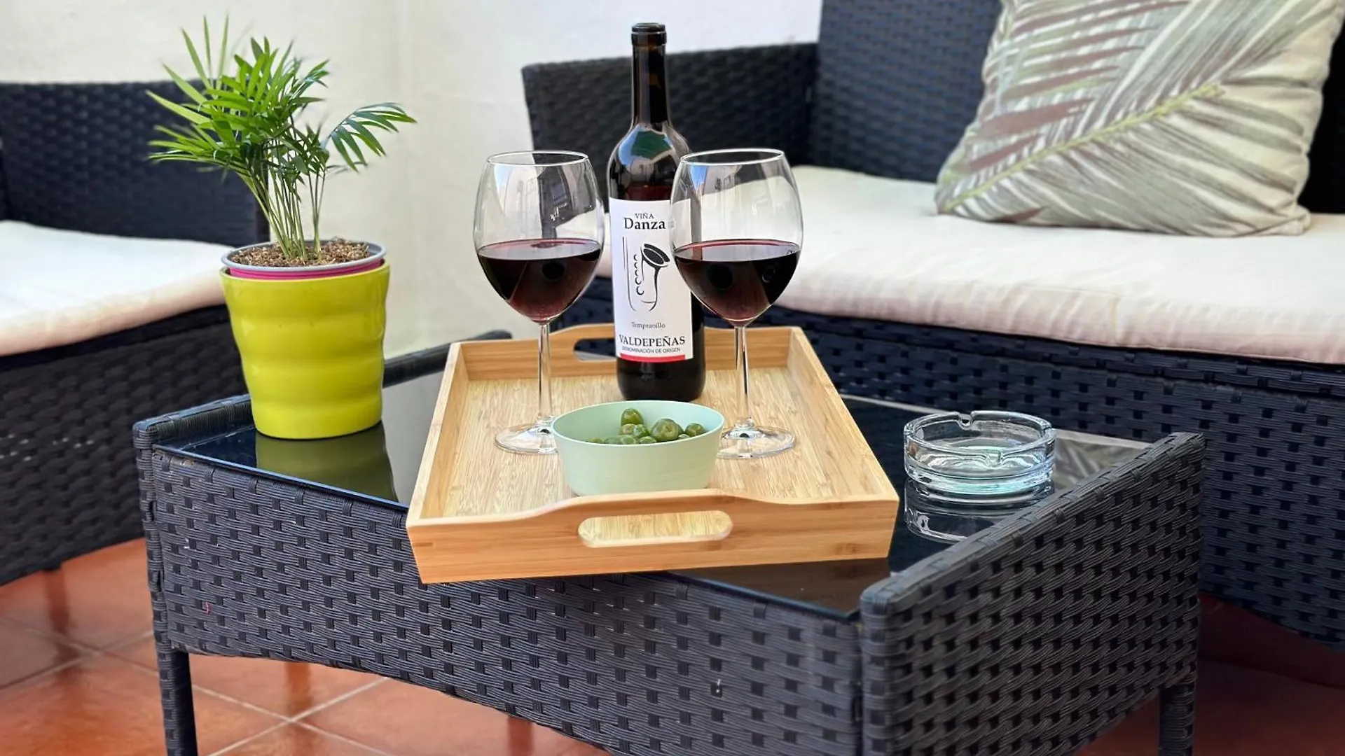 Apartamento El Rincon De Apolo. Atico Con Aparcamiento Gratis. Málaga